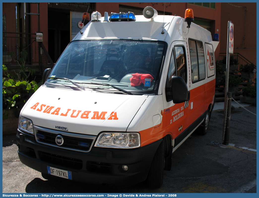 BO 0632
118 Bologna Soccorso
Fiat Ducato II serie restyling
Allestitore Vision S.r.l.
Parole chiave: 118;Bologna;Soccorso;Ambulanza;Fiat;Ducato;GECAV;Gestione;Emergenza;Cantieri;Alta Velocità;Variante di Valico