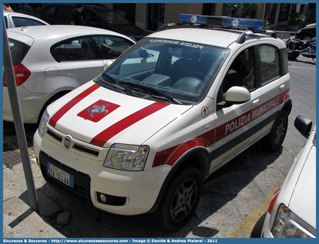 Polizia Locale YA924AA
Polizia Municipale
Comune di Portoferraio
Fiat Nuova Panda 4x4
Parole chiave: Polizia;Locale;Municipale;Portoferraio;Fiat;Nuova Panda;YA924AA