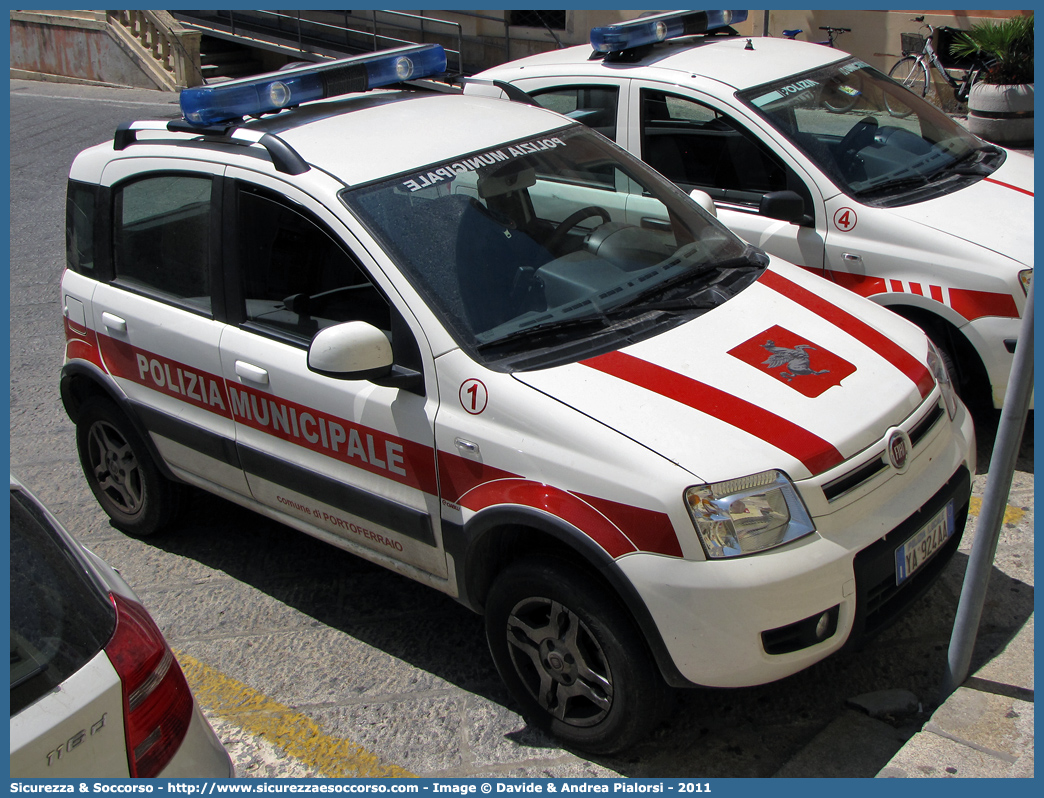 Polizia Locale YA924AA
Polizia Municipale
Comune di Portoferraio
Fiat Nuova Panda 4x4
Parole chiave: Polizia;Locale;Municipale;Portoferraio;Fiat;Nuova Panda;YA924AA