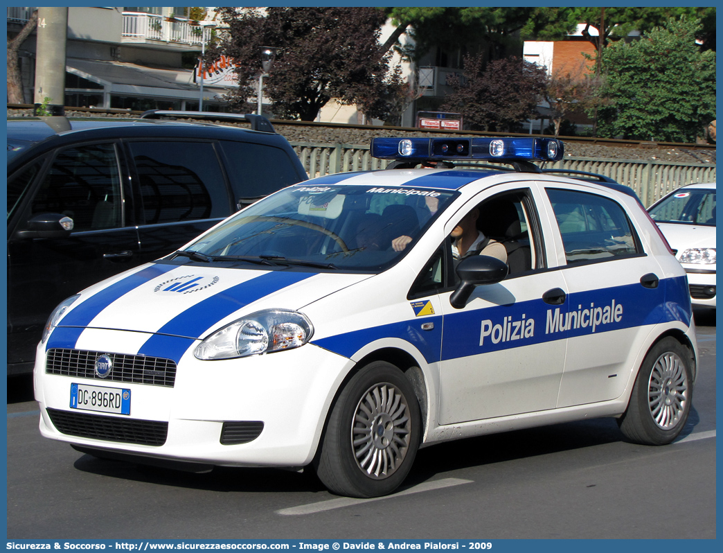 -
Polizia Municipale
Comune di
San Giovanni in Marignano
Fiat Grande Punto
Parole chiave: Polizia;Municipale;Locale;San Giovanni in Marignano;Fiat;Grande Punto