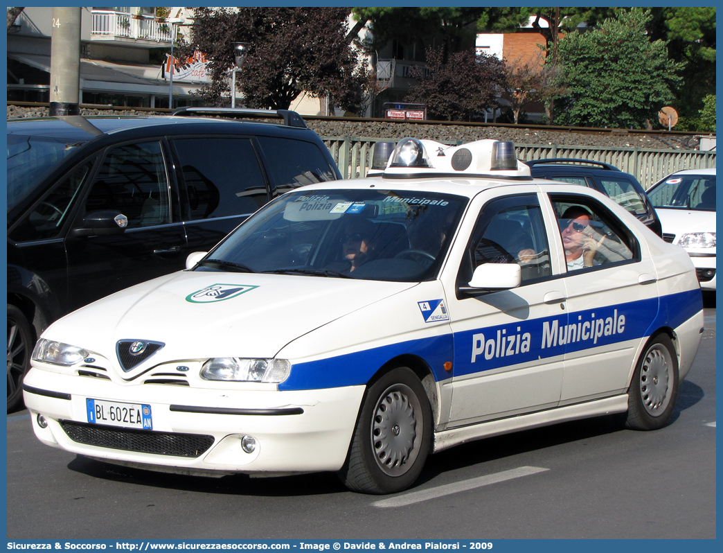 -
Polizia Municipale
Comune di Senigallia
Alfa Romeo 146
Parole chiave: Polizia;Locale;Municipale;Senigallia;Alfa Romeo;146