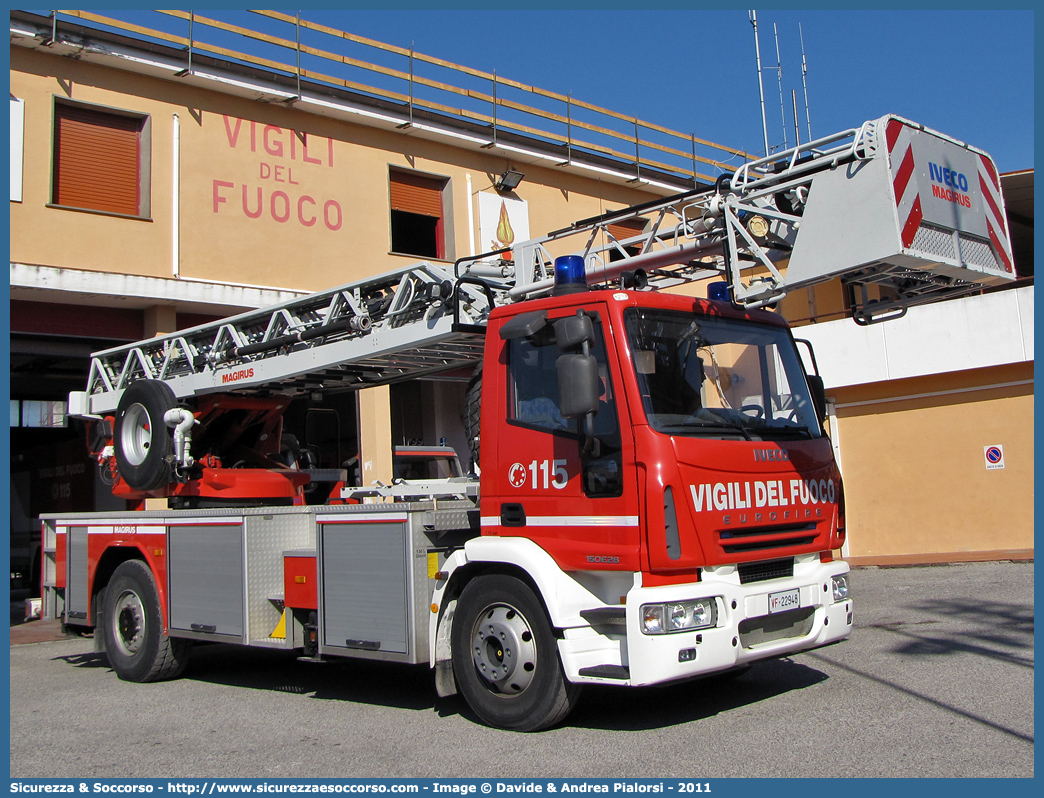 VF 22948
Corpo Nazionale Vigili del Fuoco
Iveco 150E28 EuroFire II serie
Allestitore Magirus
unico esemplare
con asse posteriore sterzante
Parole chiave: VVF;V.V.F.;Corpo;Nazionale;Vigili;del;Fuoco;AutoScala;AS;Iveco;150E28;EuroFire;Magirus