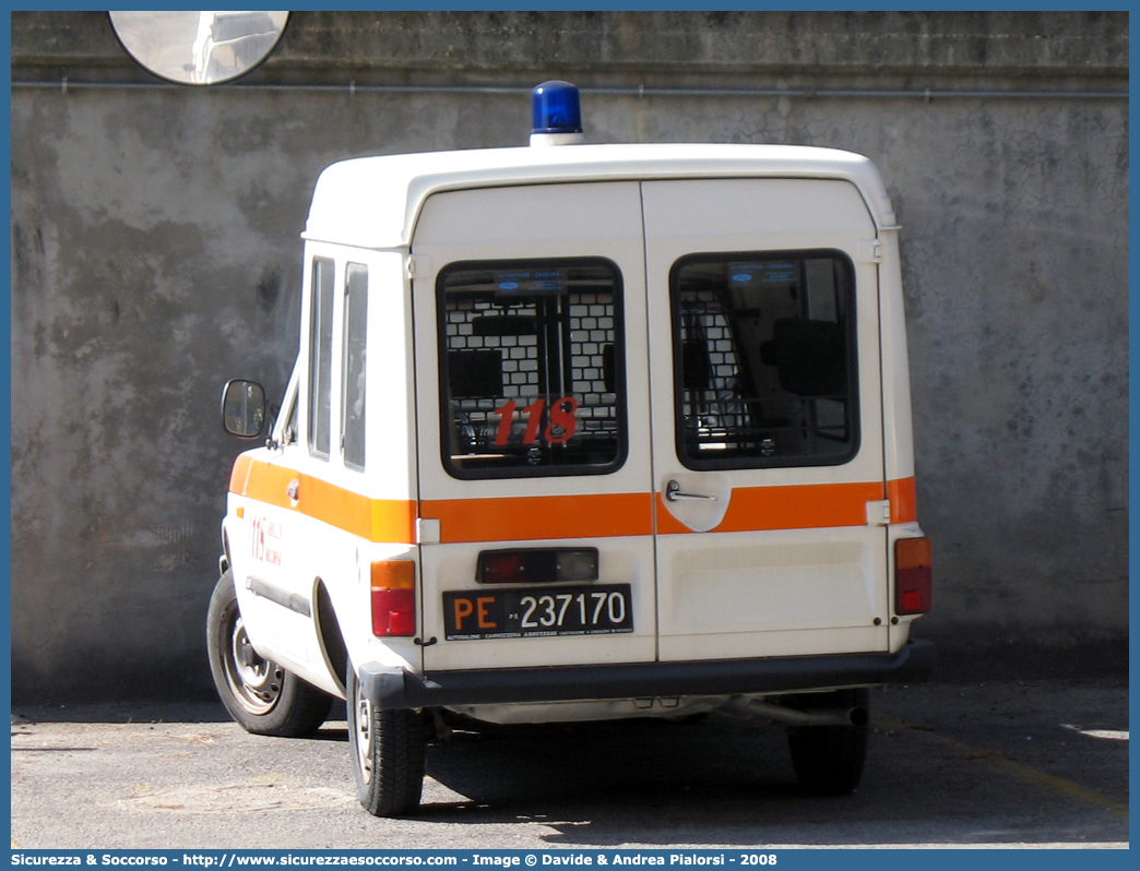 -
118 Pescara
Fiat Fiorino I serie
Parole chiave: 118;Pescara;Abruzzo;Soccorso;Fiat;Fiorino