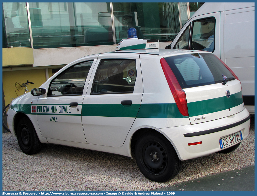 -
Polizia Municipale
Comune di Ivrea
Fiat Punto III serie
Parole chiave: PL;P.L.;PM;P.M.;Polizia;Locale;Municipale;Ivrea;Fiat;Punto