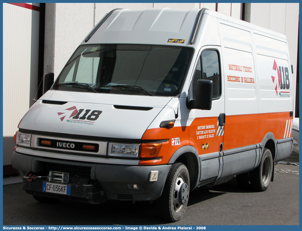 BO 2216
118 Bologna Soccorso
Iveco Daily III serie
(variante)
Parole chiave: 118;Bologna;Soccorso;Iveco;Daily;GECAV;Gestione;Emergenze;Cantieri;Alta Velocità;Variante di Valico;Galleria