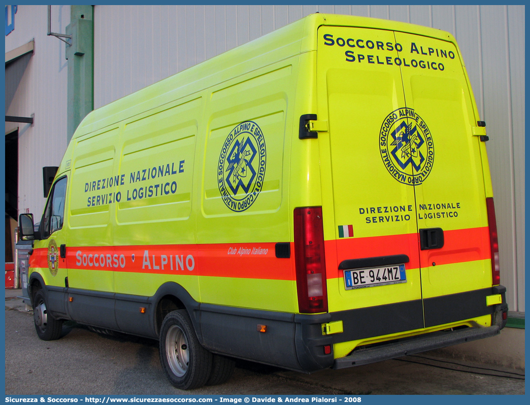 101
Corpo Nazionale
Soccorso Alpino e Speleologico
Direzione Nazionale
Iveco Daily III serie
Parole chiave: CNSAS;C.N.S.A.S.;Corpo;Nazionale;Soccorso;Alpino;Speleologico;Direzione;Nazionale;Iveco;Daily