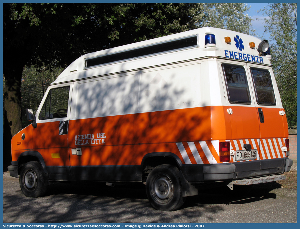 -
118 Romagna Soccorso
Ambito Territoriale di Forlì
Fiat Ducato I serie
Allestitore Mariani Fratelli S.r.l.
Parole chiave: 118;Romagna;Soccorso;Forlì;Ambulanza;Fiat;Ducato;Fratelli Mariani