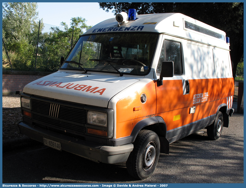 -
118 Romagna Soccorso
Ambito Territoriale di Forlì
Fiat Ducato I serie
Allestitore Mariani Fratelli S.r.l.
Parole chiave: 118;Romagna;Soccorso;Forlì;Ambulanza;Fiat;Ducato;Fratelli Mariani