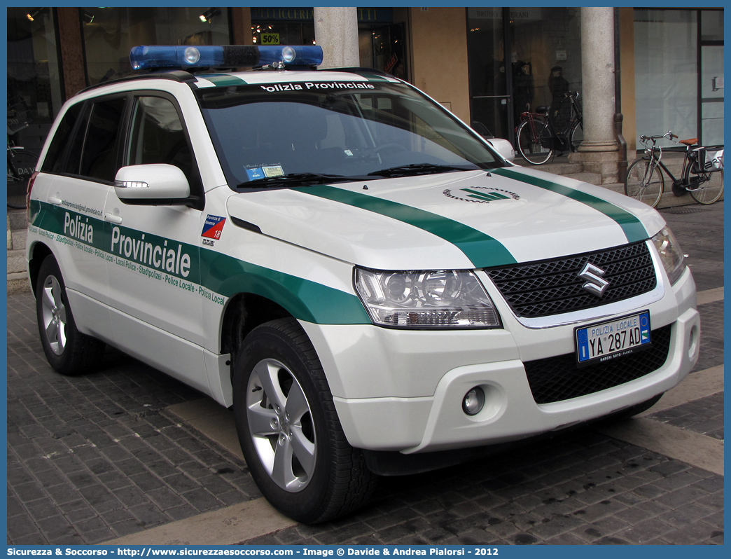 Polizia Locale YA287AD
Polizia Provinciale
Provincia di Ravenna
Suzuki Grand Vitara III serie
Allestitore Focaccia Group S.r.l.
Parole chiave: Polizia;Locale;Provinciale;Ravenna;Suzuki;Grand Vitara;YA287AD;YA 287 AD;Focaccia