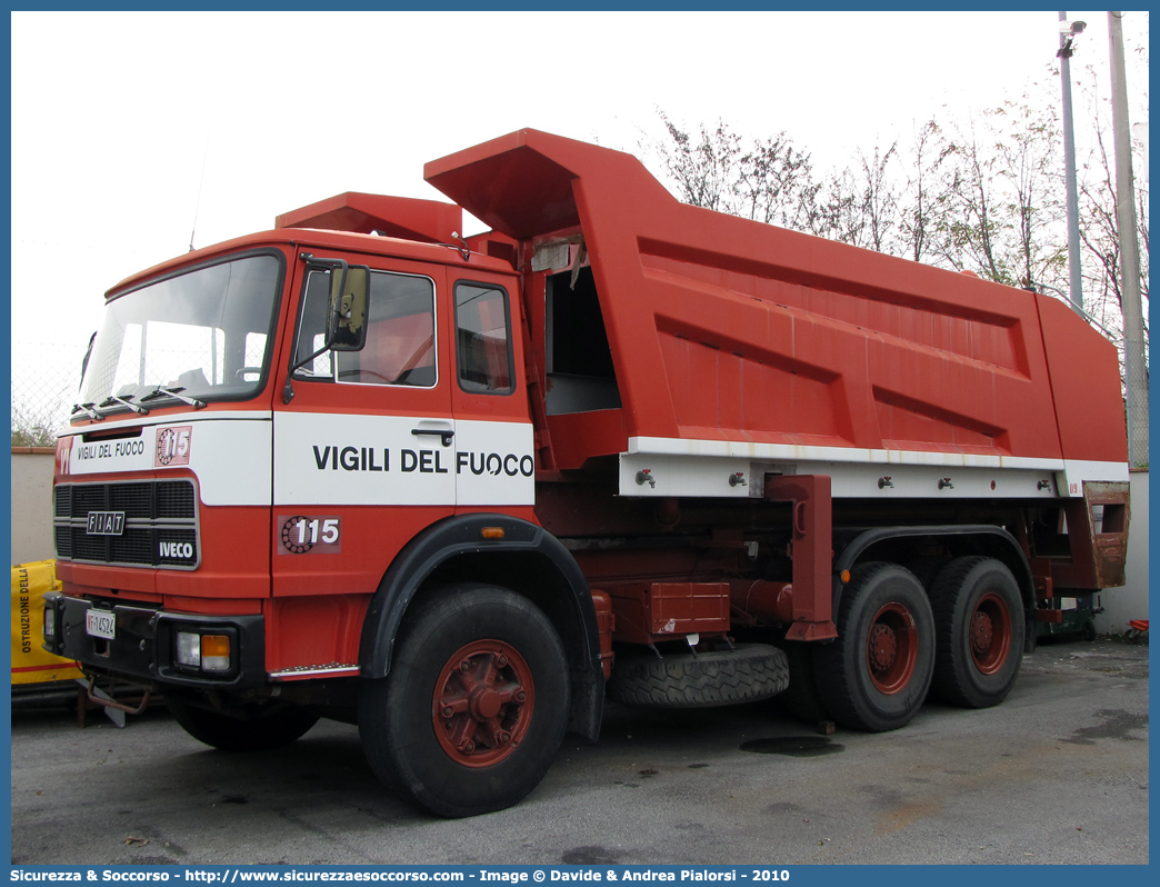 VF 14524
Corpo Nazionale Vigili del Fuoco
Fiat Iveco 160NC

Parole chiave: VF;V.F.;VVF;V.V.F.;Corpo;Nazionale;Vigili del Fuoco;Vigili;Fuoco;Fiat;Iveco;160NC;14524