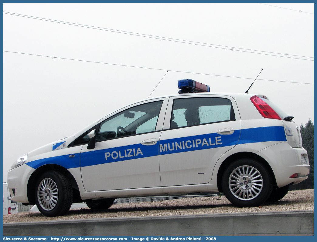 -
Polizia Municipale
Comune di Gabicce Mare
Fiat Grande Punto
Allestitore Focaccia Group S.r.l.
Parole chiave: Polizia;Locale;Municipale;Gabicce Mare;Fiat;Grande Punto;Focaccia