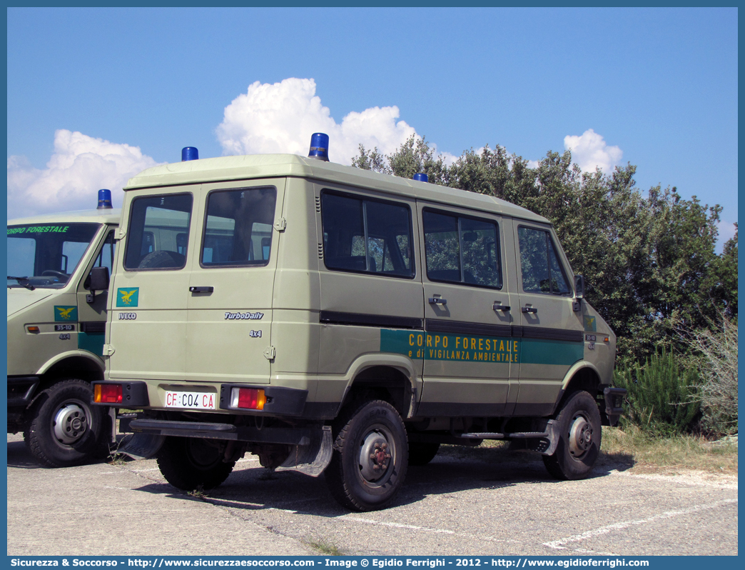 CFva C04 CA
Corpo Forestale
e di Vigilanza Ambientale
Regione Sardegna
Iveco Daily 35-10 4x4 I serie

Parole chiave: Corpo;Forestale;Vigilanza;Ambientale;Sardegna;CFVA;C.F.V.A.;Iveco;Daily;35-10;4x4;I serie;CFC04CA