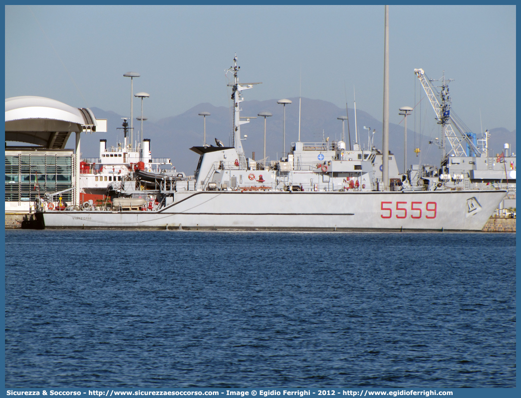 5559 "Viareggio"
Marina Militare Italiana
Flotta Navale
Cacciamine
Classe Gaeta
Parole chiave: MM;M.M.;Marina;Militare;Italiana;Flotta;Navale;Cacciamine;Gaeta