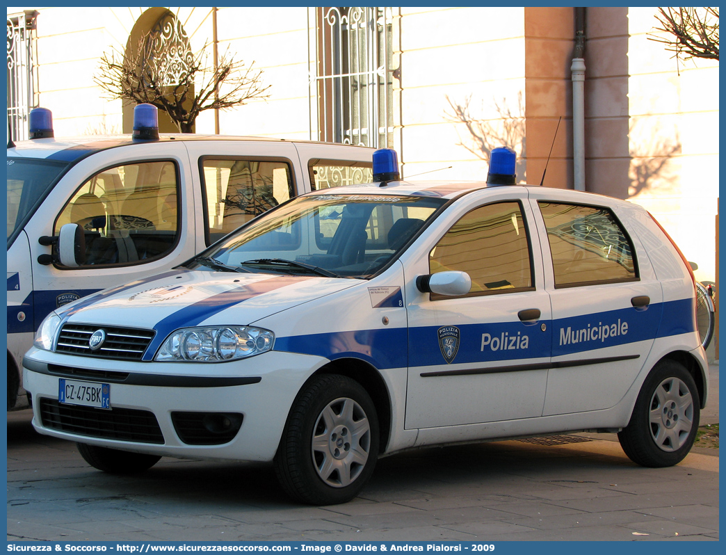 -
Polizia Municipale
Unione Comuni del Rubicone
Fiat Punto III serie
Parole chiave: Polizia;Locale;Municipale;Rubicone;Fiat;Punto