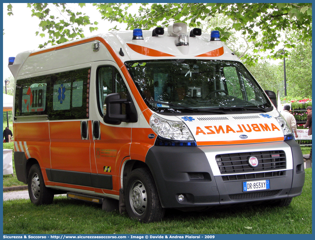 FO 09
118 Romagna Soccorso
Ambito Territoriale di Forlì
Fiat Ducato III serie
Allestitore Aricar S.p.A.
Parole chiave: 118;Romagna;Soccorso;Forlì;Ambulanza;Fiat;Ducato;Aricar