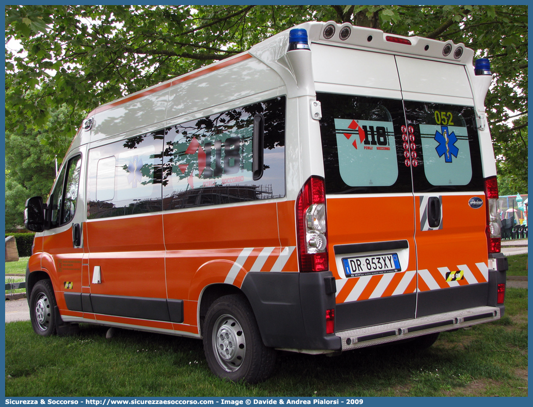 FO 09
118 Romagna Soccorso
Ambito Territoriale di Forlì
Fiat Ducato III serie
Allestitore Aricar S.p.A.
Parole chiave: 118;Romagna;Soccorso;Forlì;Ambulanza;Fiat;Ducato;Aricar