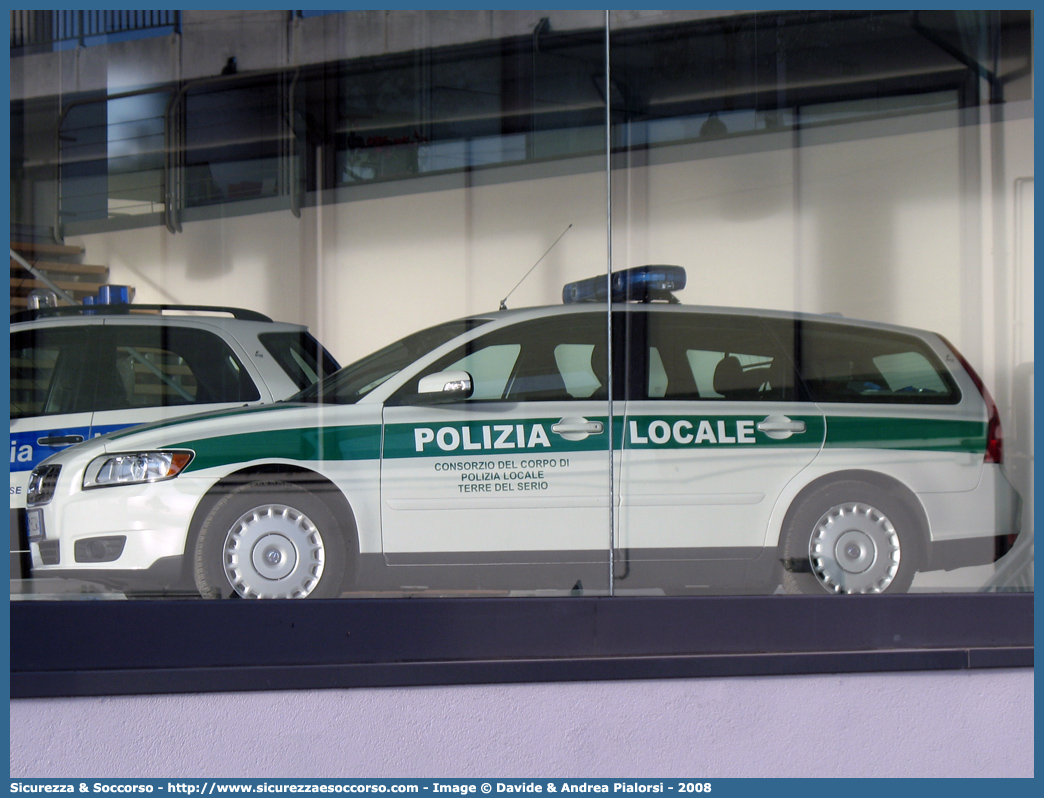 -
Polizia Locale
Consorzio Terre del Serio
Volvo V50 restyling
Allestitore Focaccia Group S.r.l.
Parole chiave: Polizia;Locale;Municipale;Terre del Serio;Bariano;Fornovo San Giovanni;Misano di Gera d'Adda;Misano di Gera d Adda;Morengo;Mozzanica;Pagazzano;Volvo;V50;V 50;Focaccia