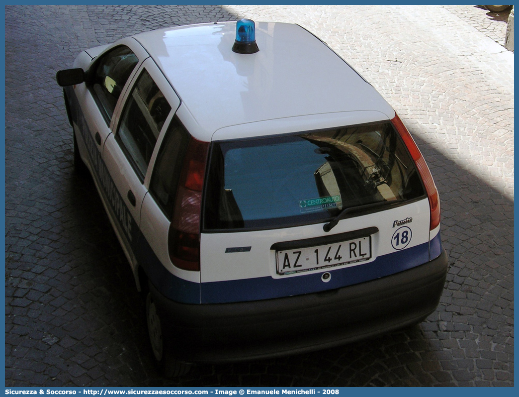 -
Polizia Municipale
Comune di Viterbo
Fiat Punto I serie
Parole chiave: Polizia;Locale;Municipale;Viterbo;Fiat;Punto