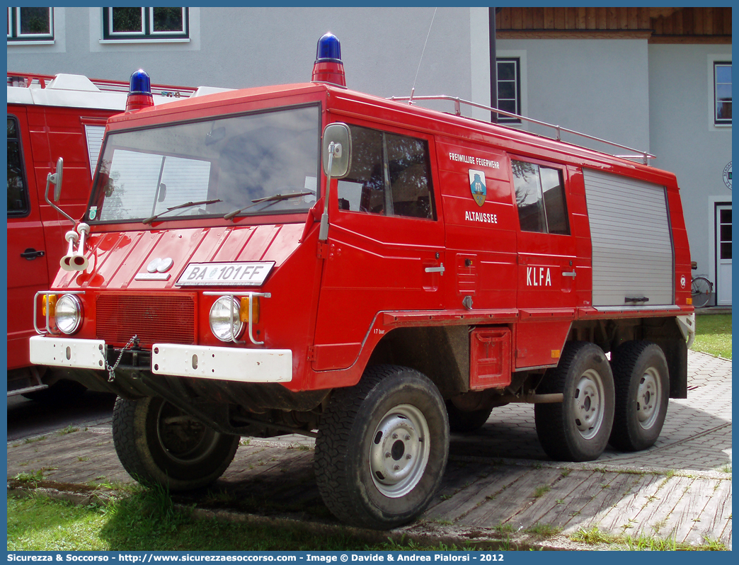 -
Republik Österreich
Feuerwher Altaussee
Pinzgauer 712FW
Parole chiave: Republik;Österreich;Feuerwher;Altaussee;Pinzgauer;712FW