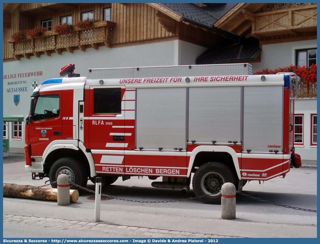 -
Republik Österreich
Feuerwher Altaussee
Volvo 400
Conversion by Rosenbauer International A.G.
Parole chiave: Republik;Österreich;Feuerwher;Altaussee;Volvo;400;Rosenbauer