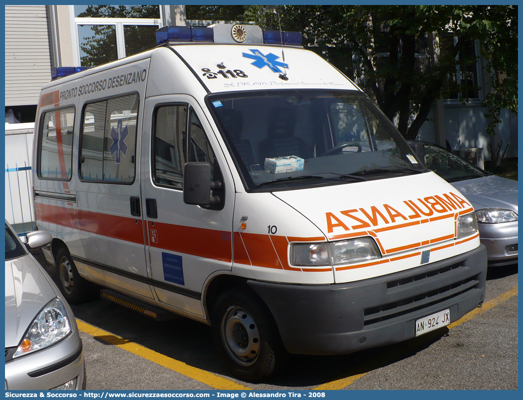 10
118 Brescia
Fiat Ducato II serie
Parole chiave: 118;AREU;A.R.E.U.;S.S.U.Em.;SSUEm;Lombardia;Brescia;Ambulanza;Fiat;Ducato