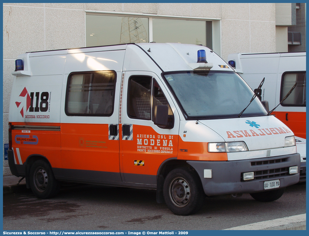 MO 1903
118 Modena Soccorso
Fiat Ducato II serie
Parole chiave: 118;Modena;Soccorso;Ambulanza;Fiat;Ducato