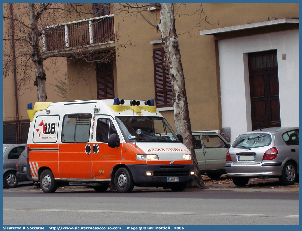 MO 1703
118 Modena Soccorso
Fiat Ducato II serie
Parole chiave: 118;Modena;Soccorso;Ambulanza;Fiat;Ducato