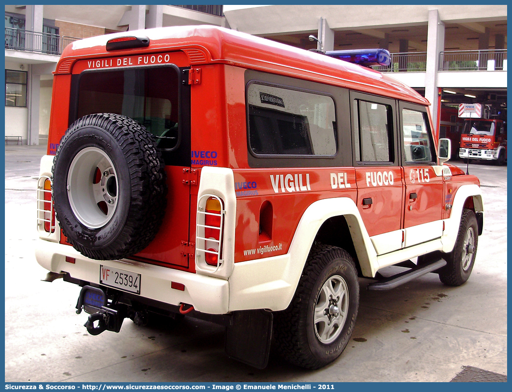 VF 25394
Corpo Nazionale Vigili del Fuoco
Iveco Massif
(variante)
Parole chiave: VVF;V.V.F.;Corpo;Nazionale;Vigili;del;Fuoco;Iveco;Massif