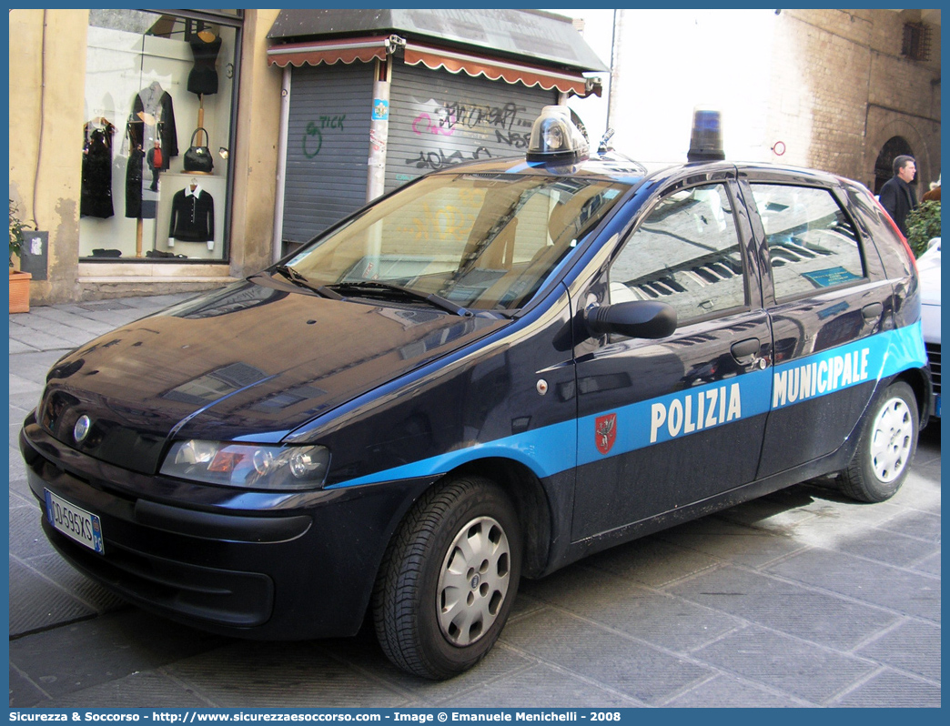 -
Polizia Municipale
Comune di Perugia
Fiat Punto II serie
Parole chiave: Polizia;Locale;Municipale;Perugia;Fiat;Punto