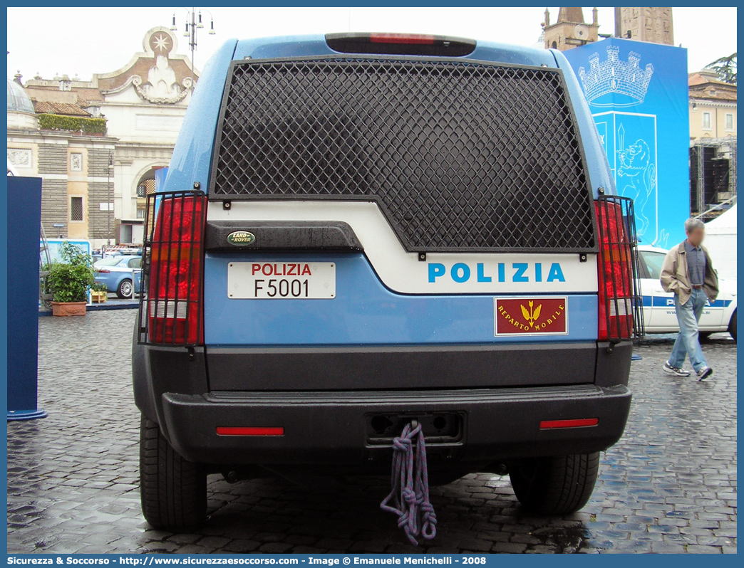 Polizia F5001
Polizia di Stato
Reparto Mobile
Land Rover Discovery 3
Allestitore Carrozzeria Marazzi S.p.A.
Parole chiave: F5001;PS;P.S.;Polizia di Stato;Reparto;Mobile;Ordine;Pubblico;Land Rover;Discovery;3