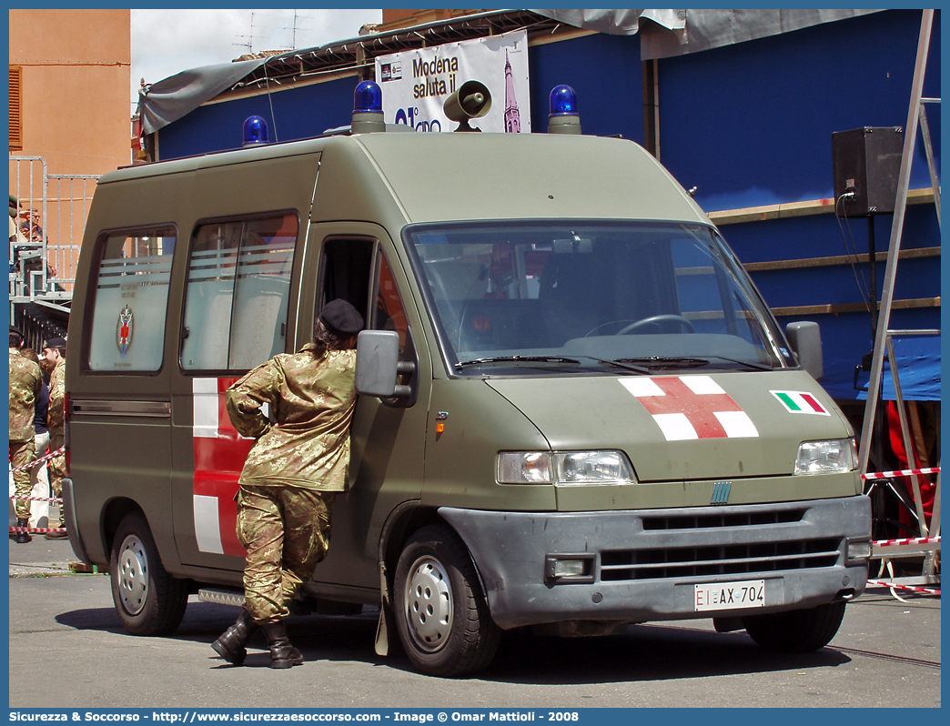 EI AX704
Esercito Italiano
Sanità Militare
Fiat Ducato II serie
Allestitore Bollanti S.r.l.
Parole chiave: EI;E.I.;Esercito;Italiano;Sanità;Militare;Fiat;Ducato;Ambulanza;Bollanti