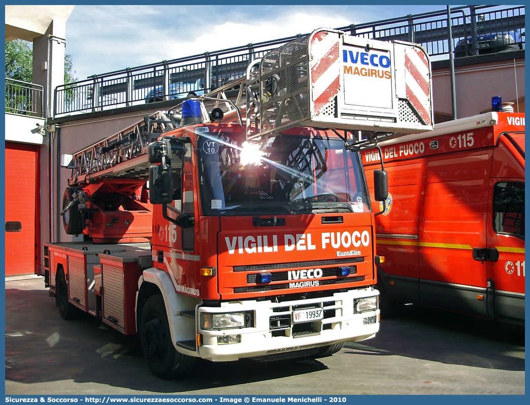 VF 19937
Corpo Nazionale Vigili del Fuoco
Iveco 150E27 EuroFire I serie
Allestitore Magirus
Parole chiave: VVF;V.V.F.;Corpo;Nazionale;Vigili;del;Fuoco;AutoScala;AS;Iveco;150E27;EuroFire;Magirus