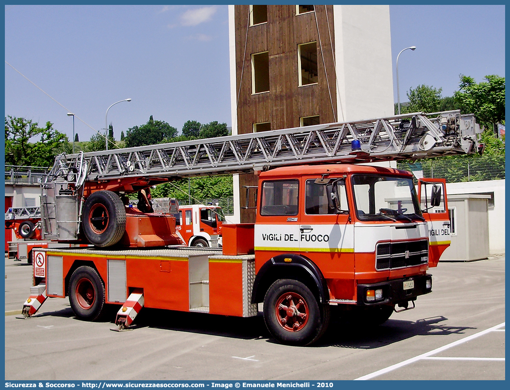 VF 14521
Corpo Nazionale Vigili del Fuoco
Iveco 160NC
Allestitore Magirus
Parole chiave: VVF;V.V.F.;Corpo;Nazionale;Vigili;del;Fuoco;AutoScala;AS;Iveco;160NC;Magirus