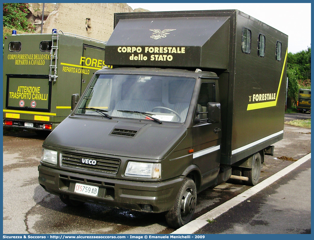 CFS 759AB
Corpo Forestale dello Stato
Reparto a Cavallo
Iveco Daily 49-12 II serie
Parole chiave: Corpo;Forestale;Stato;Corpo Forestale dello Stato;CFS;C.F.S.;Reparto a Cavallo;Cavallo;Ippomontato;Iveco;Daily;49-12