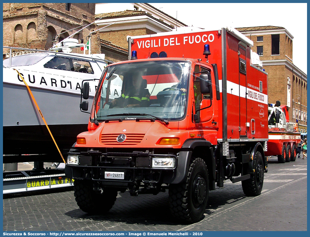 VF 24617
Corpo Nazionale Vigili del Fuoco
Nucleo Telecomunicazioni Radio
Mercedes Benz Unimog U500
Parole chiave: Corpo;Nazionale;Vigili del Fuoco;Vigili;Fuoco;Mercedes Benz;Unimog;U500;U 500;Telecomunicazioni;Tele Comunicazioni;Radio