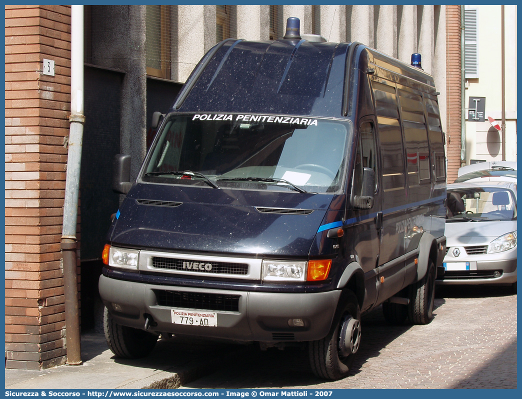 Polizia Penitenziaria 779AD
Polizia Penitenziaria
Iveco Daily 60C15 III serie
Parole chiave: PolPen;Pol.Pen.;AdiC;A.diC.;Agenti di Custodia;Polizia Penitenziaria;Iveco;Daily;60C15 III serie;779AD