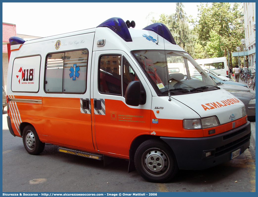 -
118 Modena Soccorso
Fiat Ducato II serie
Parole chiave: 118;Modena;Soccorso;Ambulanza;Fiat;Ducato