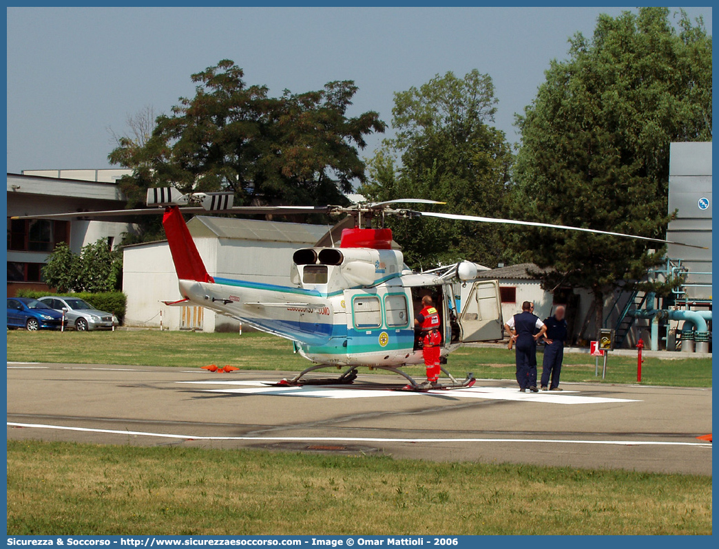 I-MAGM
118 Regione Lombardia
Agusta Bell AB412EP
Base di Como
Parole chiave: 118;SSUEm;S.S.U.Em.;AREU;A.R.E.U.;Lombardia;Como;Agusta Bell;Agusta;Bell;AB412;412;I-MAGM;Elicottero;Elisoccorso