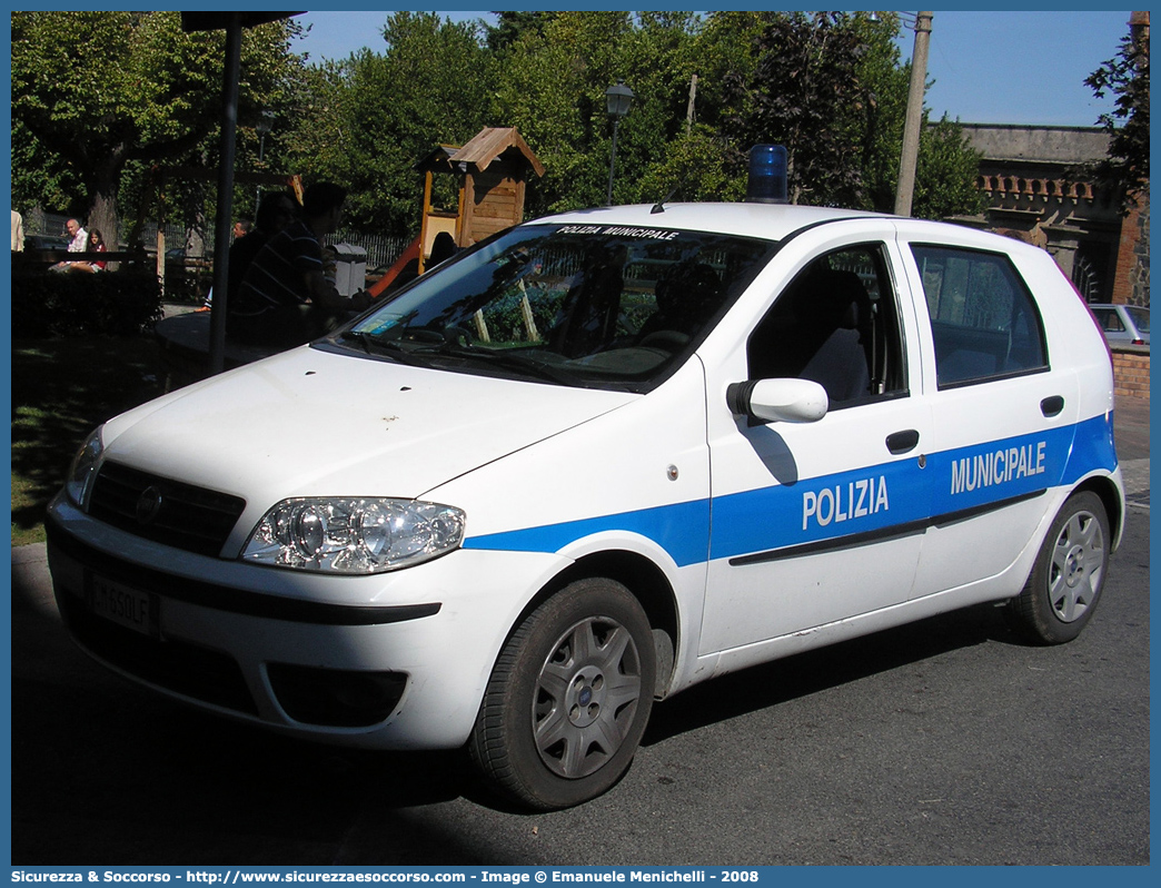 -
Polizia Municipale
Comune di Rocca di Papa
Fiat Punto III serie
Parole chiave: Polizia;Municipale;Locale;Rocca di Papa;Fiat;Punto