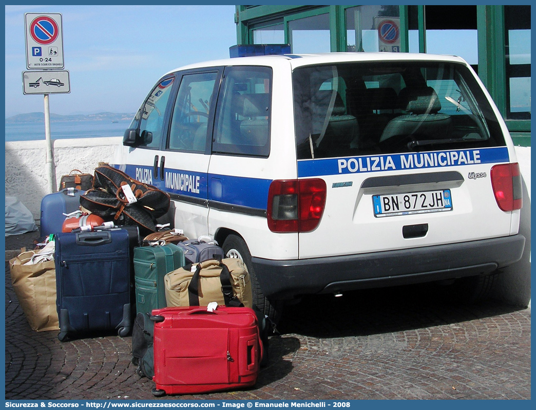 -
Polizia Municipale
Comune di Capri
Fiat Ulysse II serie
Parole chiave: Polizia;Locale;Municipale;Capri;Fiat;Ulysse