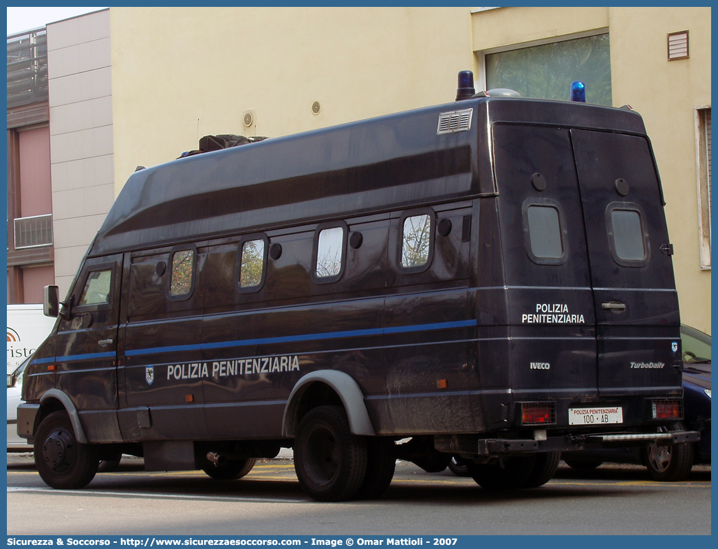 Polizia Penitenziaria 100AB
Polizia Penitenziaria
Iveco Daily 59-12 II serie

Parole chiave: PolPen;Pol.Pen.;AdiC;A.diC.;Agenti di Custodia;Polizia Penitenziaria;Iveco;Daily;59-12 II serie;100AB