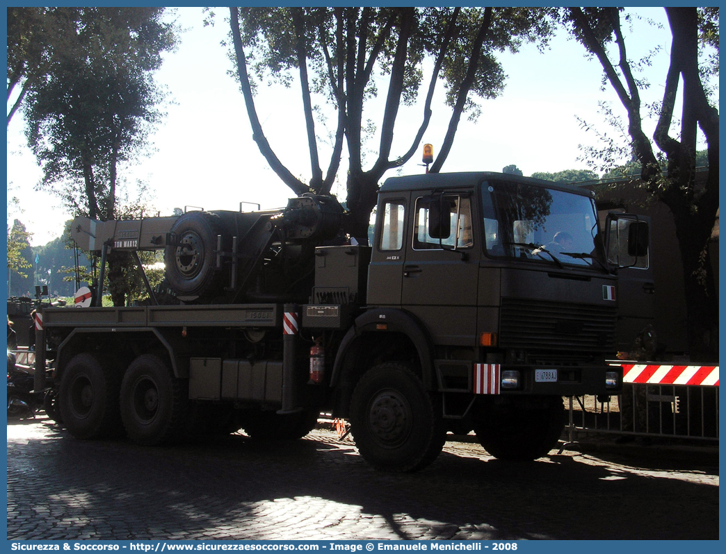 EI 788AJ
Esercito Italiano
Fiat Iveco 260F35
Allestitore Isoli S.p.A.
Parole chiave: EI;E.I.;Esercito;Italiano;Mezzi da Cantiere;Trasporto Materiali;Supporto Logistico;Iveco;260F35;Isoli