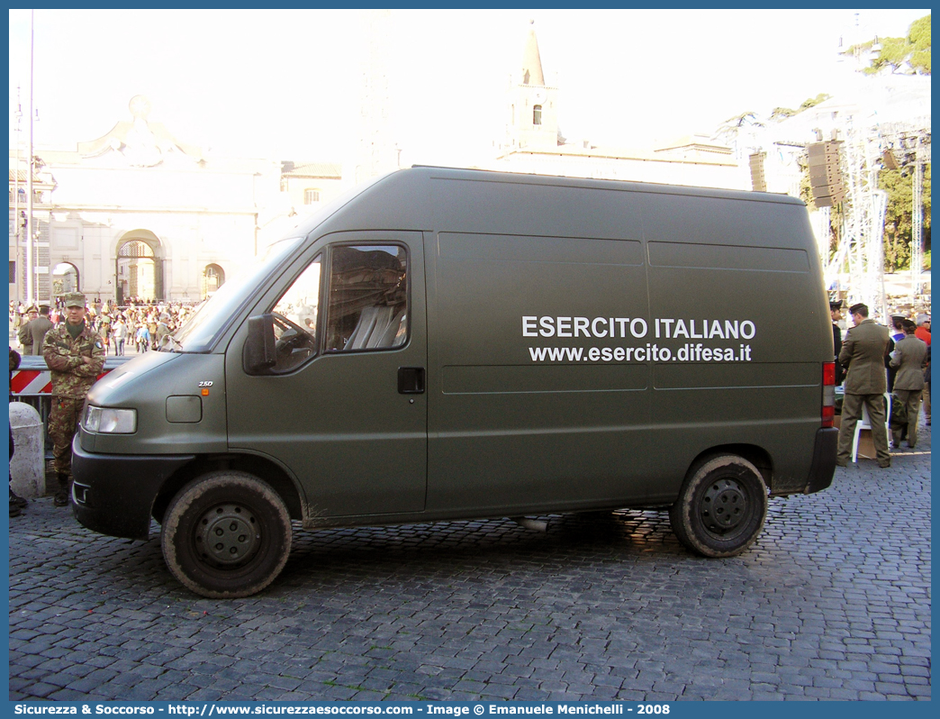 -
Esercito Italiano
Fiat Ducato 4x4 II serie
Parole chiave: EI;E.I.;Esercito;Italiano;Mezzi da Cantiere;Trasporto Materiali;Supporto Logistico;Fiat;Ducato 4x4 II serie