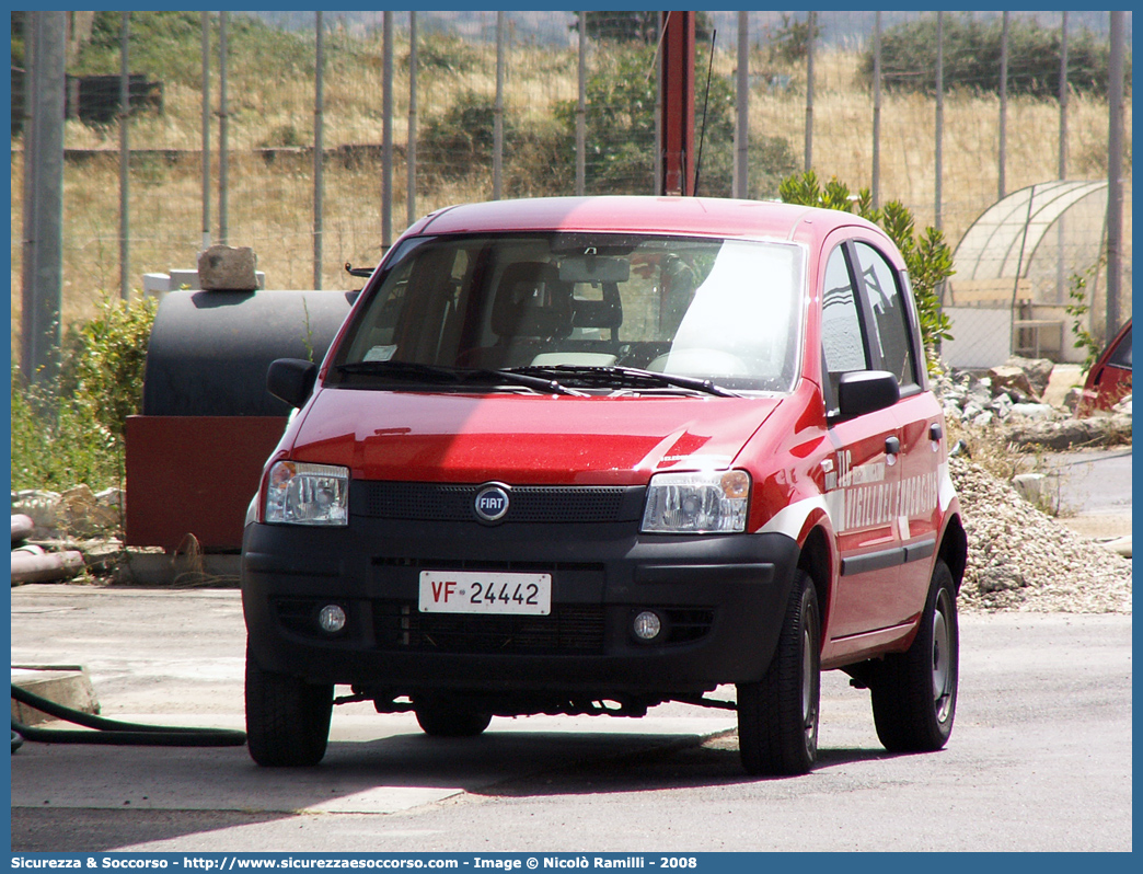 VF 24442
Corpo Nazionale Vigili del Fuoco
Nucleo Telecomunicazioni Radio
Fiat Nuova Panda 4x4
Parole chiave: Corpo;Nazionale;Vigili del Fuoco;Vigili;Fuoco;Fiat;Nuova Panda;Telecomunicazioni;Tele Comunicazioni;Radio