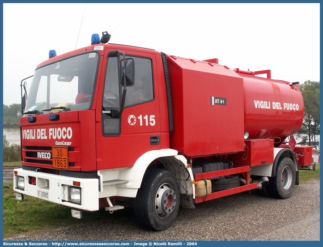 VF 20983
Corpo Nazionale Vigili del Fuoco
Nucleo Elicotteri
Iveco 150E23 EuroCargo I serie
Aviorifornitore
Parole chiave: VF;V.F.;VVF;V.V.F.;Corpo;Nazionale;Vigili del Fuoco;Vigili;Fuoco;Elicotteri;Iveco;150E23;EuroCargo;I serie;Aviorifornitore;20983