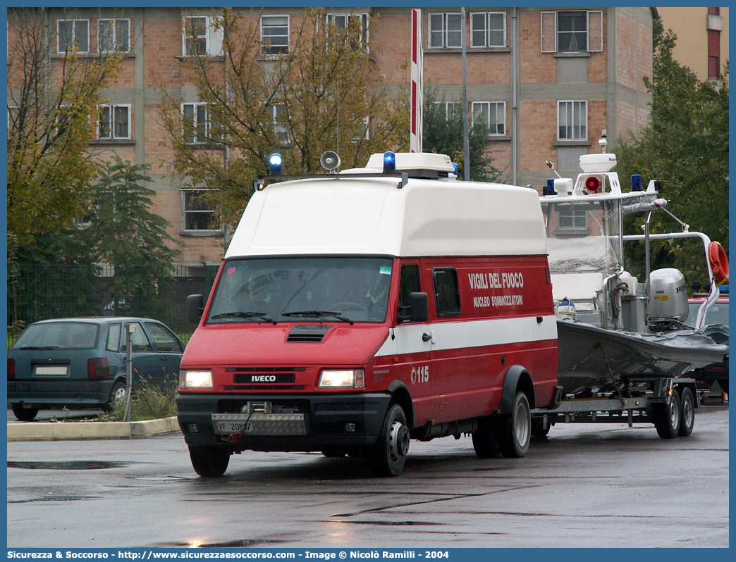 VF 20887
Corpo Nazionale Vigili del Fuoco
Nucleo Soccorso Subacqueo e Acquatico
Iveco Daily 59-12 II serie
Parole chiave: VVF;V.V.F.;Corpo;Nazionale;Vigili;del;Fuoco;Iveco;Daily;59-12;59.12;NSSA;N.S.S.A.;Soccorso;Subacqueo;Acquatico;Sommozzatori;Subacquei