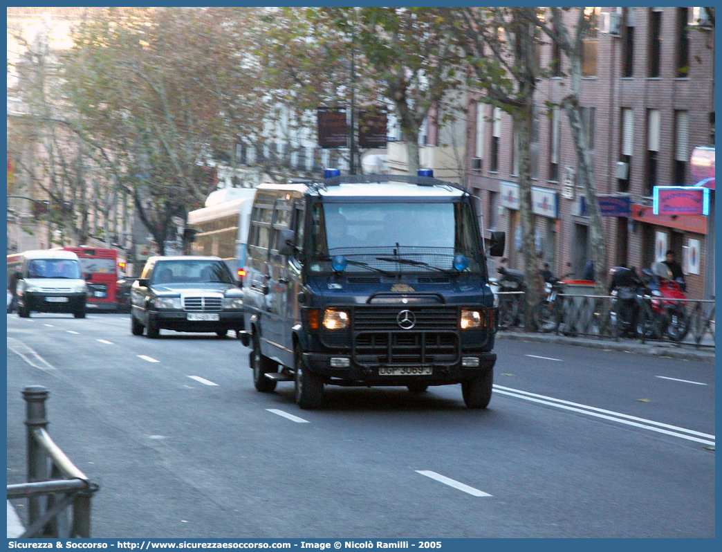 -
Reino de España
Cuerpo Nacional de Policía
Mercedes Benz Vario
Parole chiave: Regno di Spagna;Spagna;Espana;España;Reino de España;Cuerpo;Nacional;Policía;Mercedes Benz;Vario