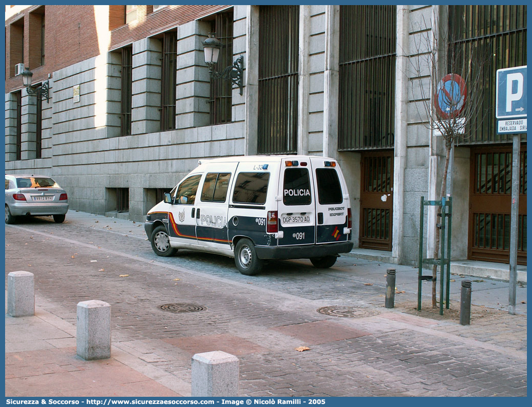 L32
Reino de España
Cuerpo Nacional de Policía
Peugeot Expert I generation
Parole chiave: Regno di Spagna;Spagna;Espana;España;Reino de España;Cuerpo;Nacional;Policía;Peugeot;Expert