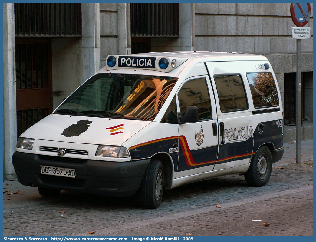 L32
Reino de España
Cuerpo Nacional de Policía
Peugeot Expert I generation
Parole chiave: Regno di Spagna;Spagna;Espana;España;Reino de España;Cuerpo;Nacional;Policía;Peugeot;Expert