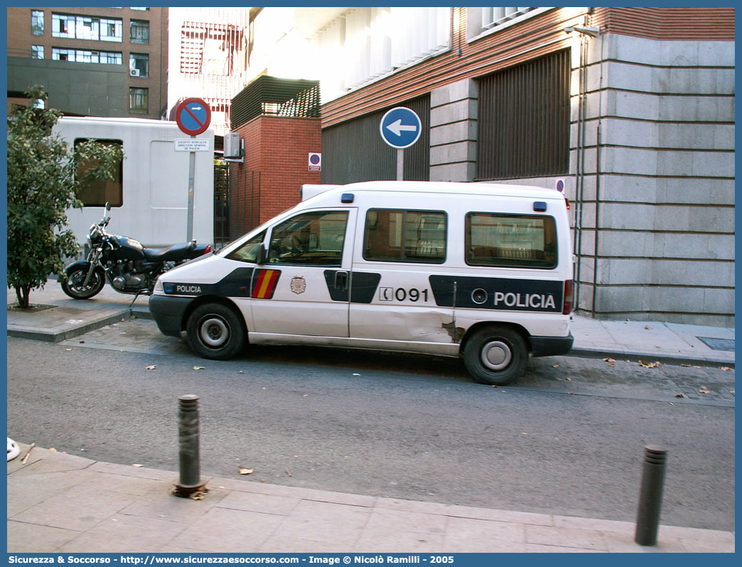 -
Reino de España
Cuerpo Nacional de Policía
Peugeot Expert I generation
Parole chiave: Regno di Spagna;Spagna;Espana;España;Reino de España;Cuerpo;Nacional;Policía;Peugeot;Expert